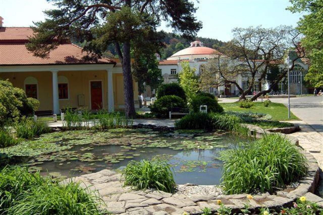 فندق Ensana Esplanade بييشتِني المظهر الخارجي الصورة